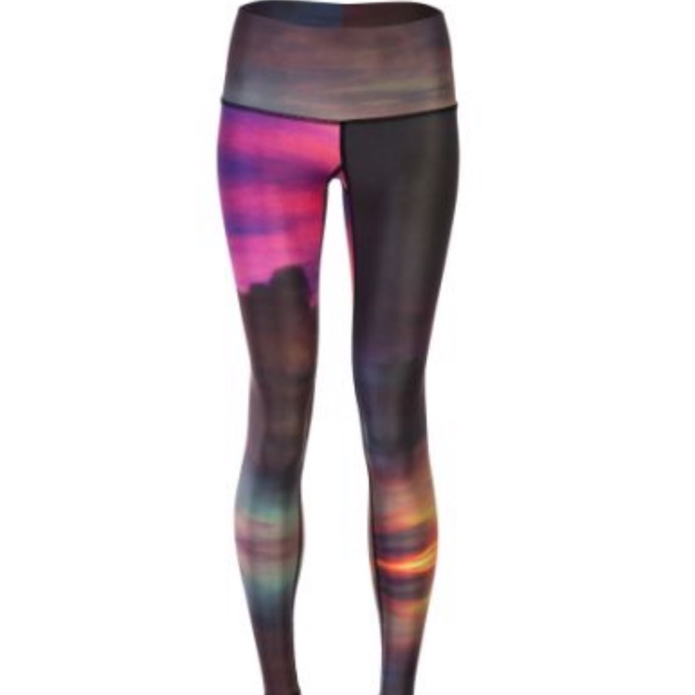 Teeki Cloud Hot Pant